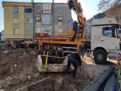 В Турции снесли дом и нашли саркофаг с человеческими останками