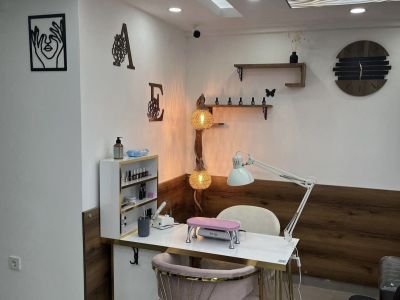 В студию красоты Beauty Studio by Alena Estetik ищем МАСТЕРА МАНИКЮРА